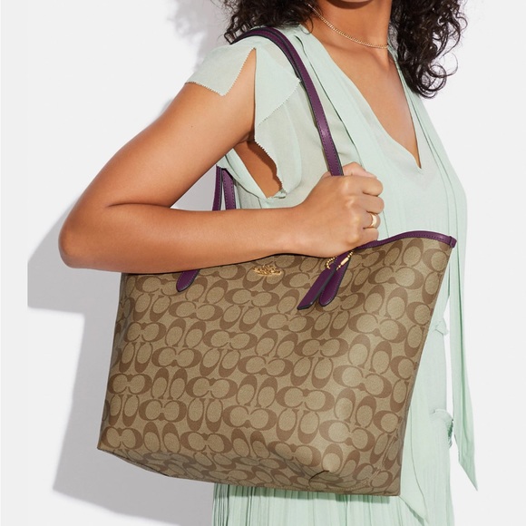 COACH Signature Open City Tote - Picture 13 of 13